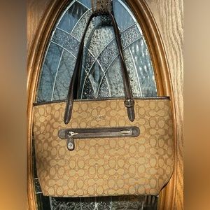 Coach bag, Style Taylor Tote Model 37229, brown, new condition